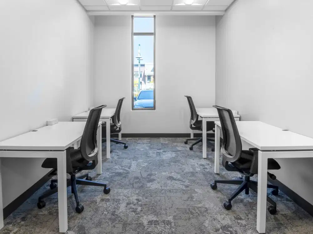 Regus - Singosari Residence Semarang (Kantor Pribadi 2 orang)