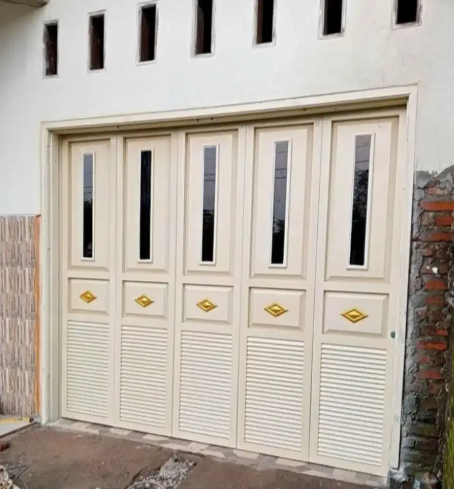 Pintu garasi sliding handerson