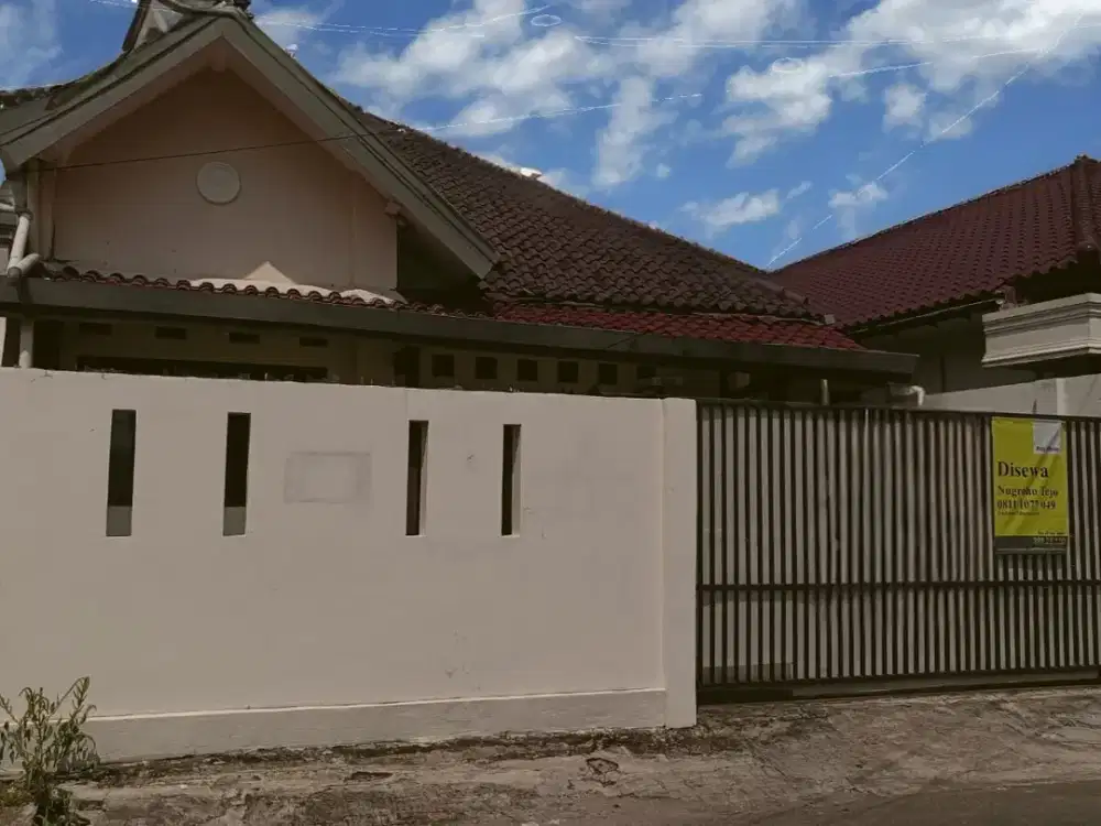 Rumah di Bidara Cina, Bisa untuk Rumah Tinggal atau Kantor, Lokasi Strategis,  Jatinegara, Jakarta Timur