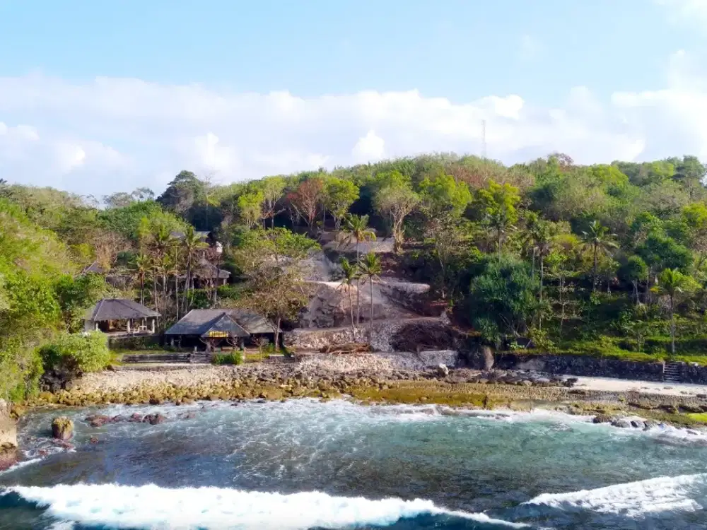 Beachfront Leasehold Land at Secret Beach - Nusa Ceningan
