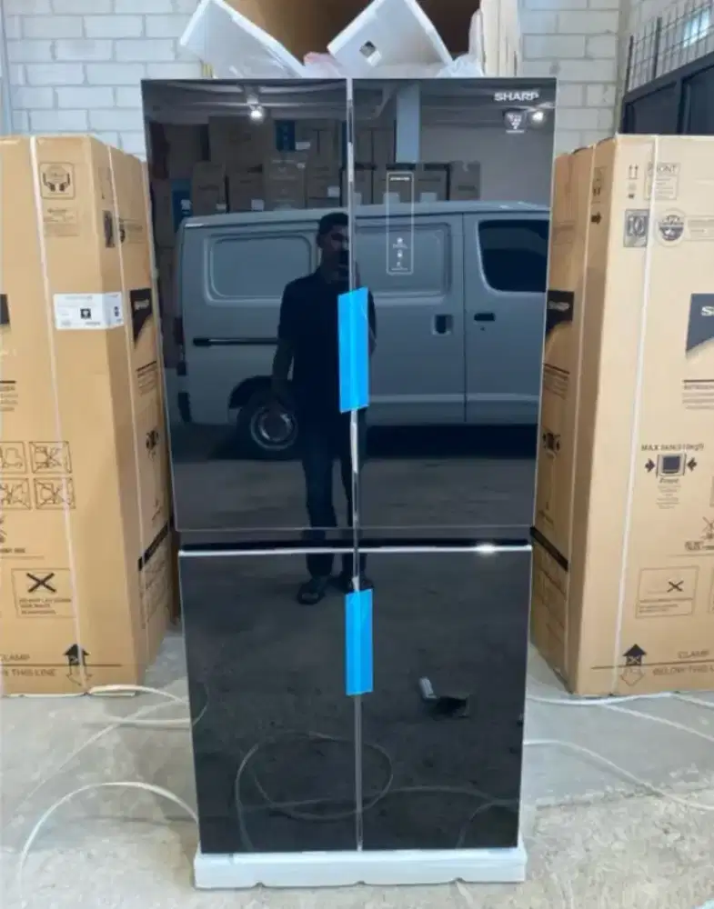 KULKAS 4 PINTU SHARP BLACK GLASS SJ-IF51PGBK GARANSI RESMI 10 TAHUN