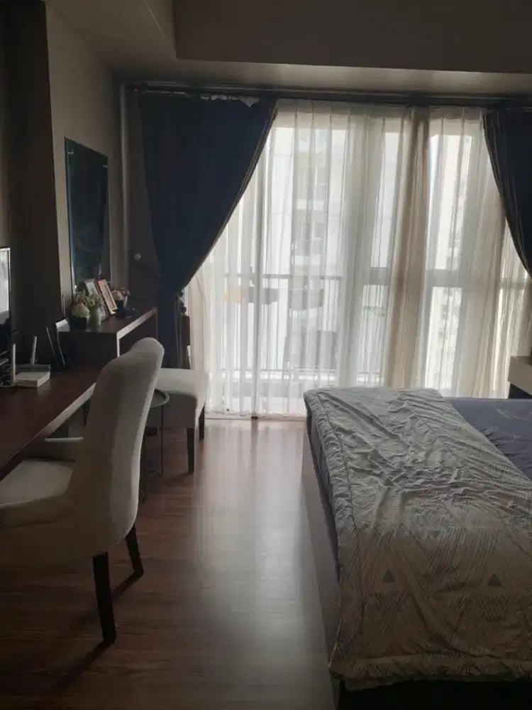 Disewakan apart type studio full furnish view pool lokasi strategis