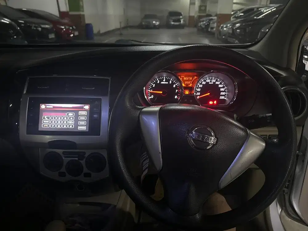 Nissan Grand Livina HWS 1,5 AT Istimewa