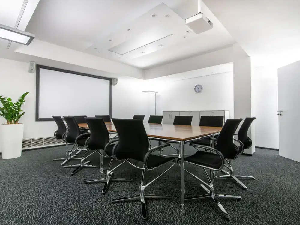 Regus - The Energy Building (Op1)