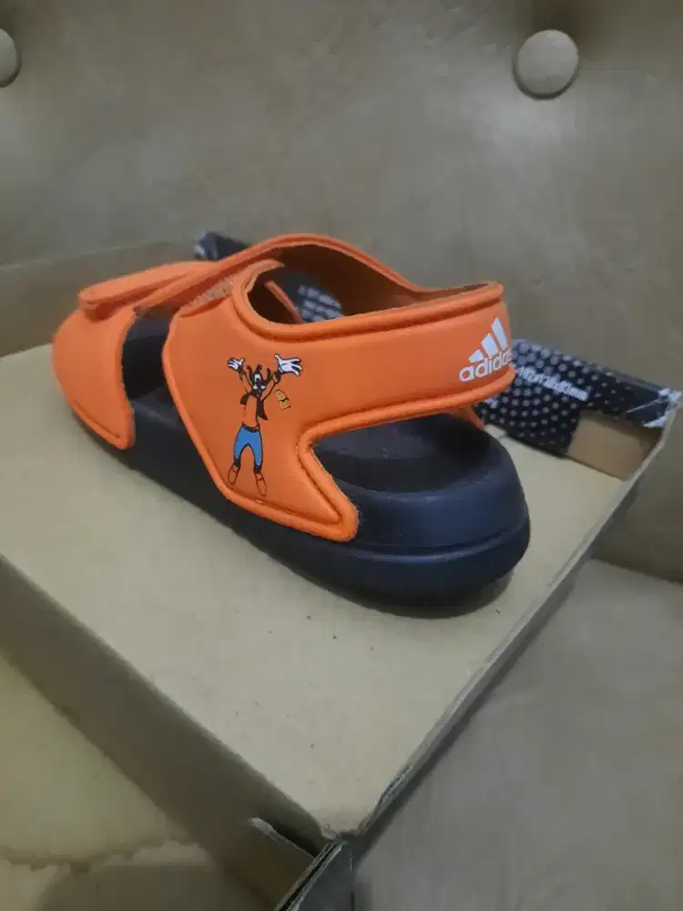 Sepatu anak laki adidas ukuran 6 / 23