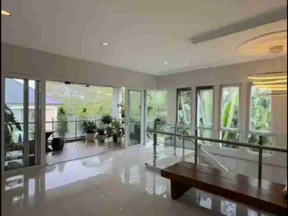 Rumah Modern Design 3 Lantai Lingkungan Asri Delatinos BSD city