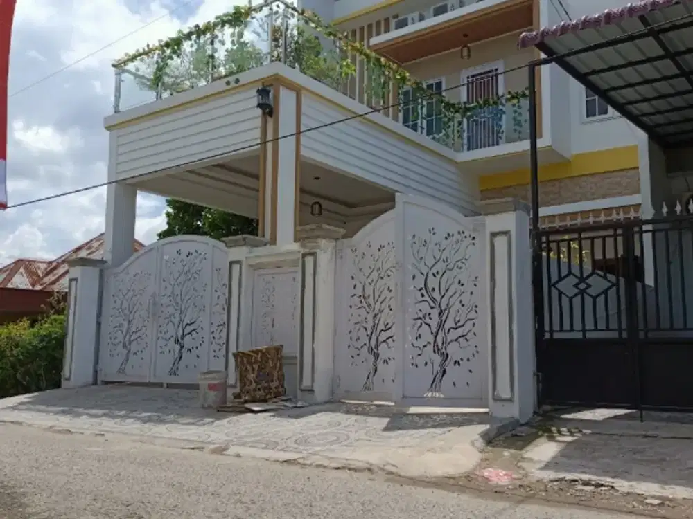 KAMMAR 5 ADA KOLAM RENANG  LOKASI DI DEPAN TOMANG ELOK