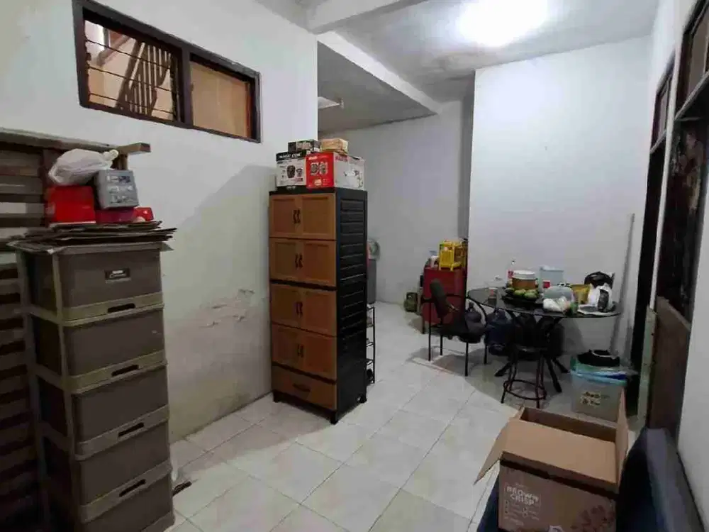 Dijual Rumah 2 lantai Butuh cepat laku Karang Asem