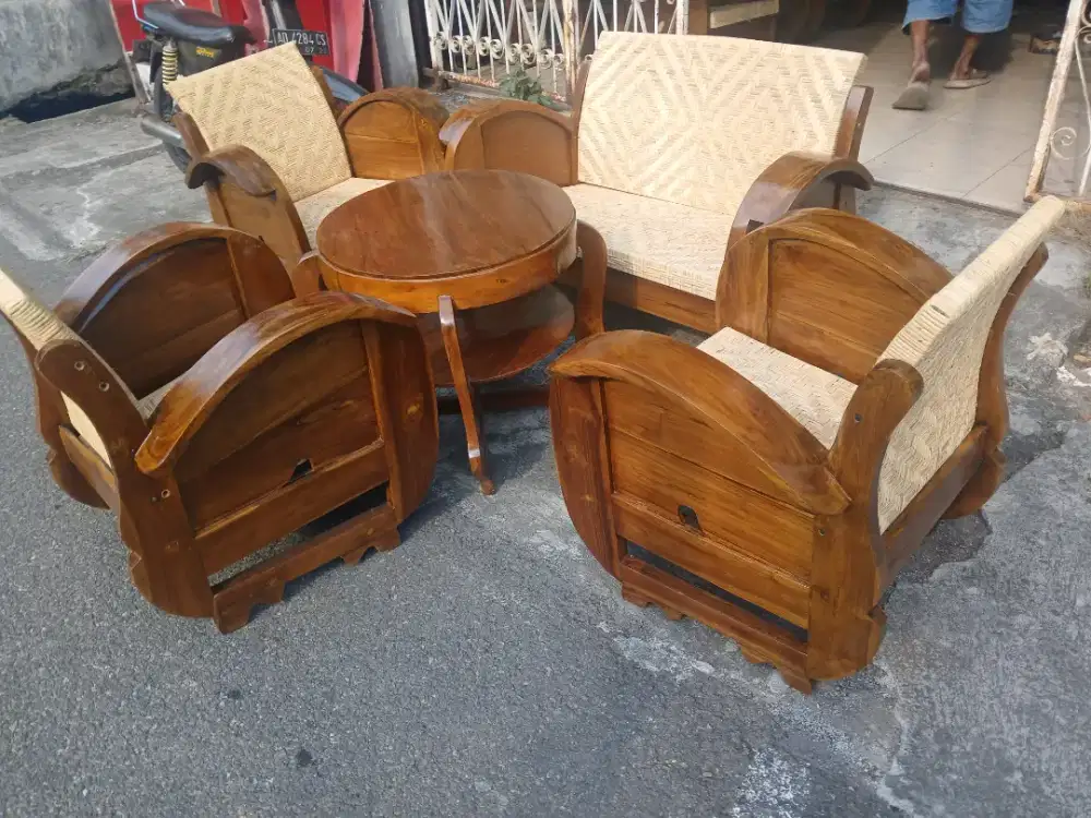 Kursi Sedan Rotan Jadul Antik Lawasan