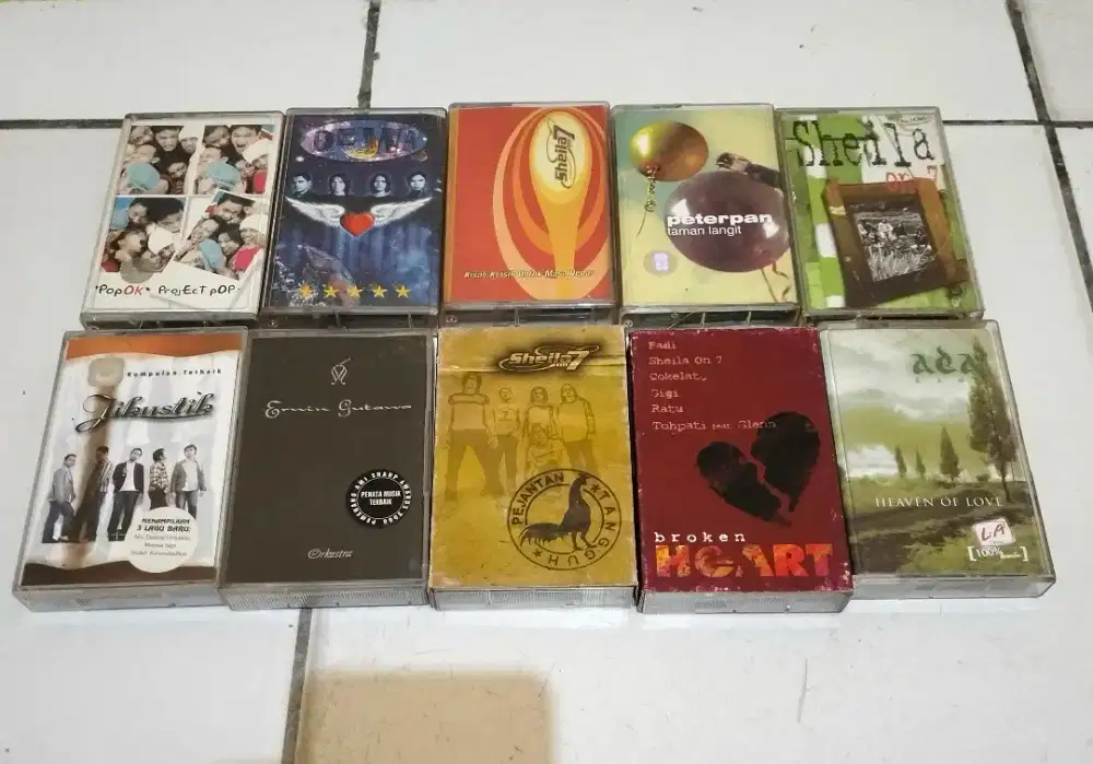 Kaset pita koleksi jadul antik lagu Indonesia semua.