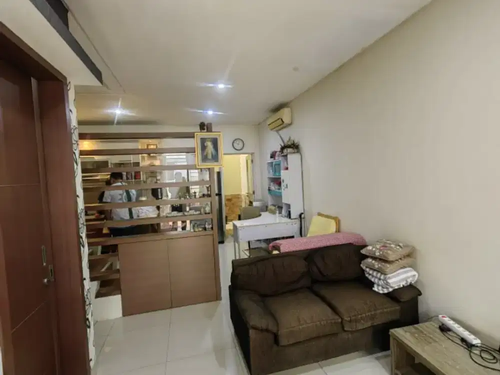 Rumah di Layar Permai PIK termurah paling rapi fasilitas kolam renang