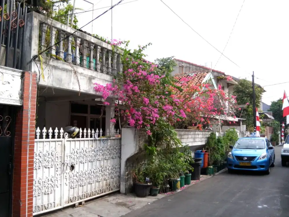 Dijual Rumah depan jalan Musi -JakPus, dekat Tomang Raya, SHM