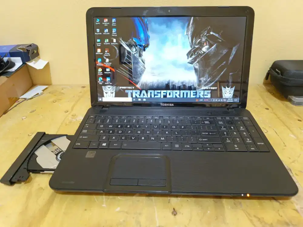 Toshiba L855 Gen 3 Numerik Ram 8gb  Core i5 Second