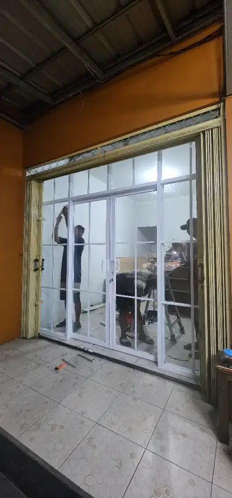 Jasa tukang kaca dan partisi gypsum
