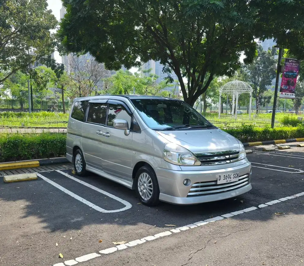 Nissan Serena 2010 Bensin