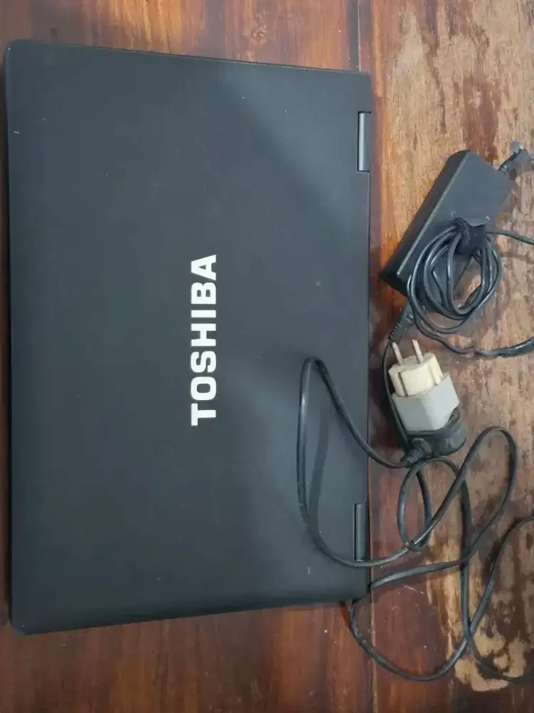 Laptop Toshiba dyanbook b550