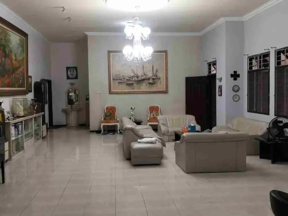 Jual Rumah Luas Manyar Jaya