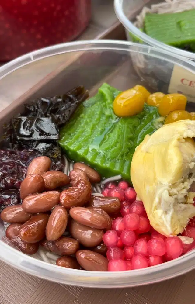 DICARI KARYAWAN UNTUK JAGA STAND ES CAMPUR (HARUS PUNYA MOTOR)