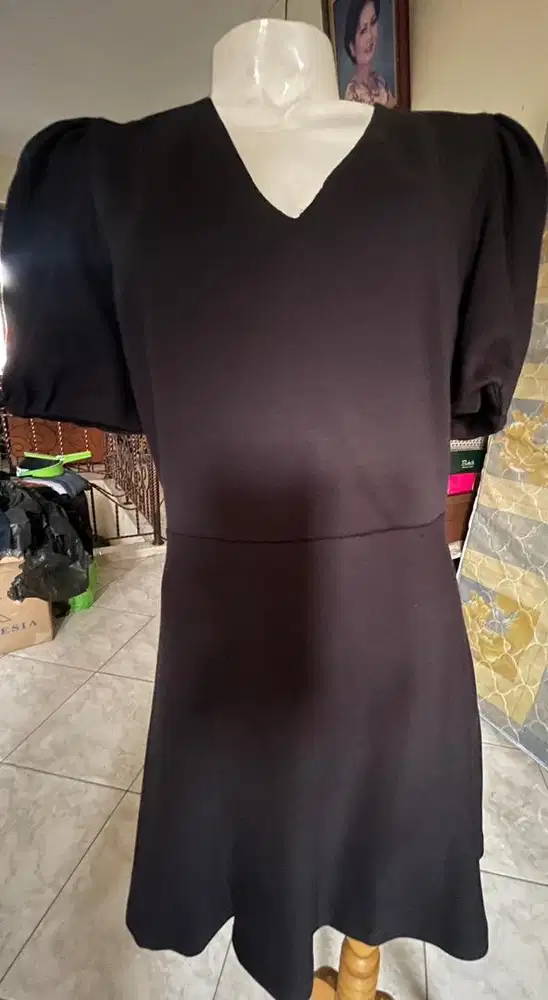 Mango blackpuff sleeve dress