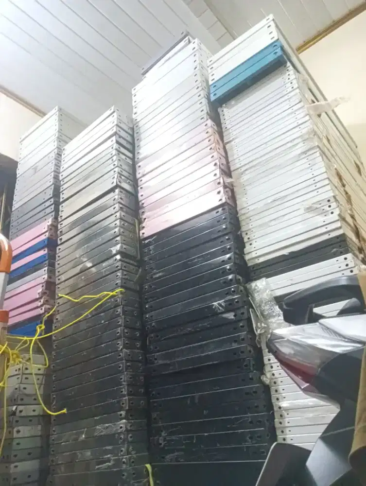 Jual rak besi borongan semuanya persatu set 400rb