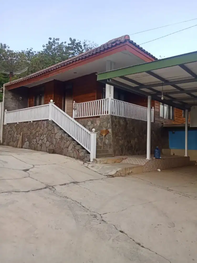 Dijual cepat rumah tanahnya luas cocok vila 5 menit ke exsit tol