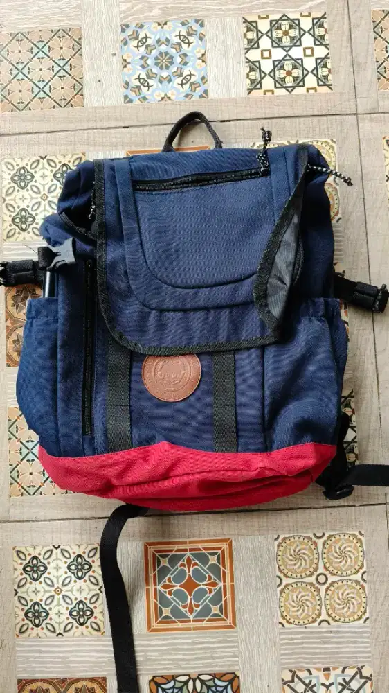 Jual Tas Punggung Warna Hitam Biru