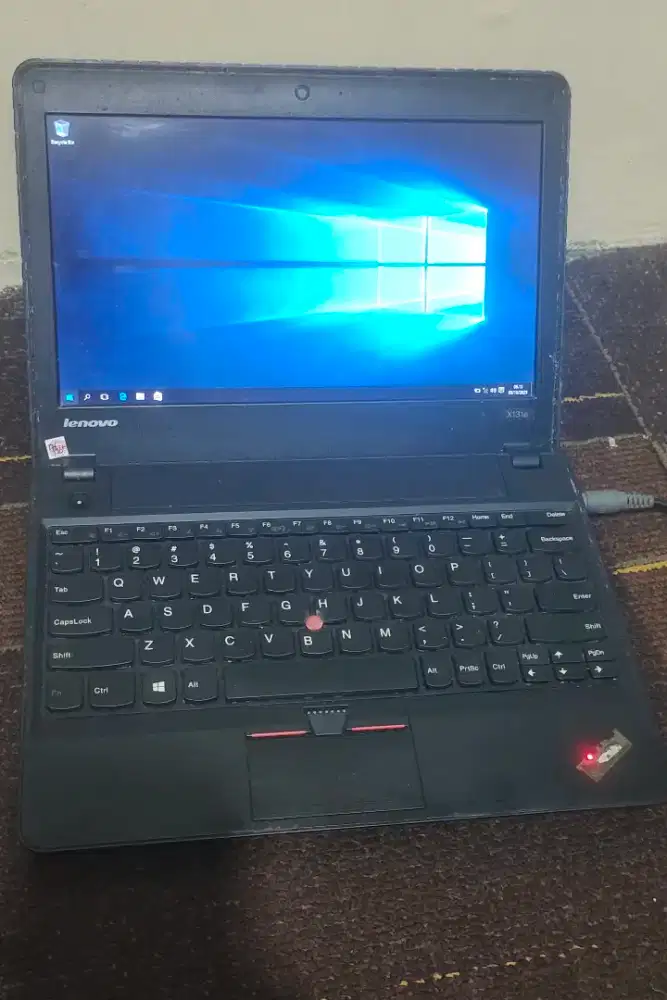 Laptop Lenovo Thinkpad AMD E2-1800 Ram 4GB layar 13in hanya 750rb