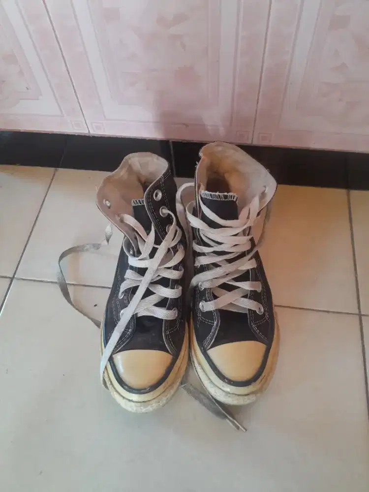 Sepatu second converse high 36