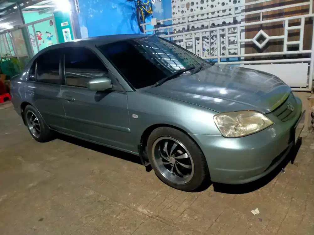 Di jual mobil Honda Civic th 2001