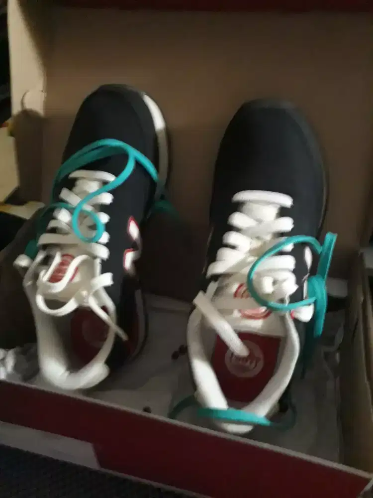 Sneakers - Running Shoe size 8 USA, size 7.5 UK, size 41.5 EUR