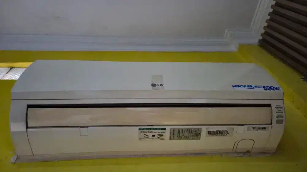 DIJUAL AC LG HERCULES MINI 590W 3/4 PK KONDISI NORMAL
ADA REMOTE