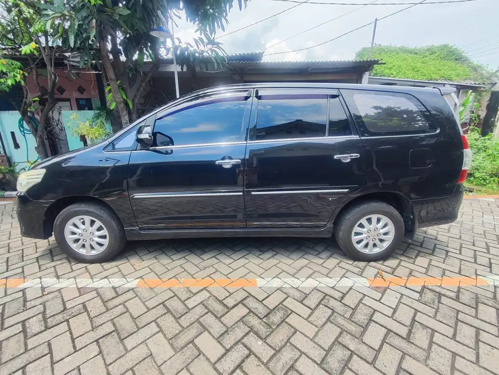 Toyota Kijang Innova 2013 Bensin