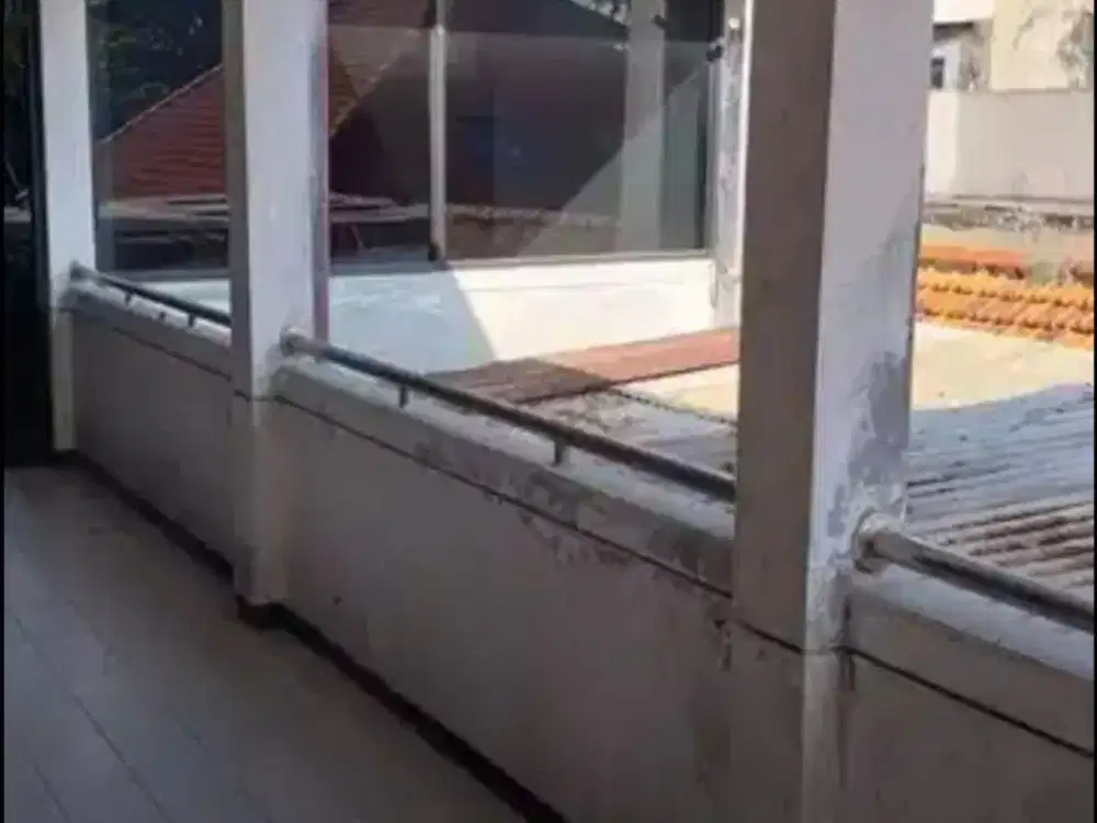 Jual Tempat Usaha Nol Jalan Pusat Kota. Dekat dengan Kartini Pandegiling. Dekat Raya Darmo Surabaya