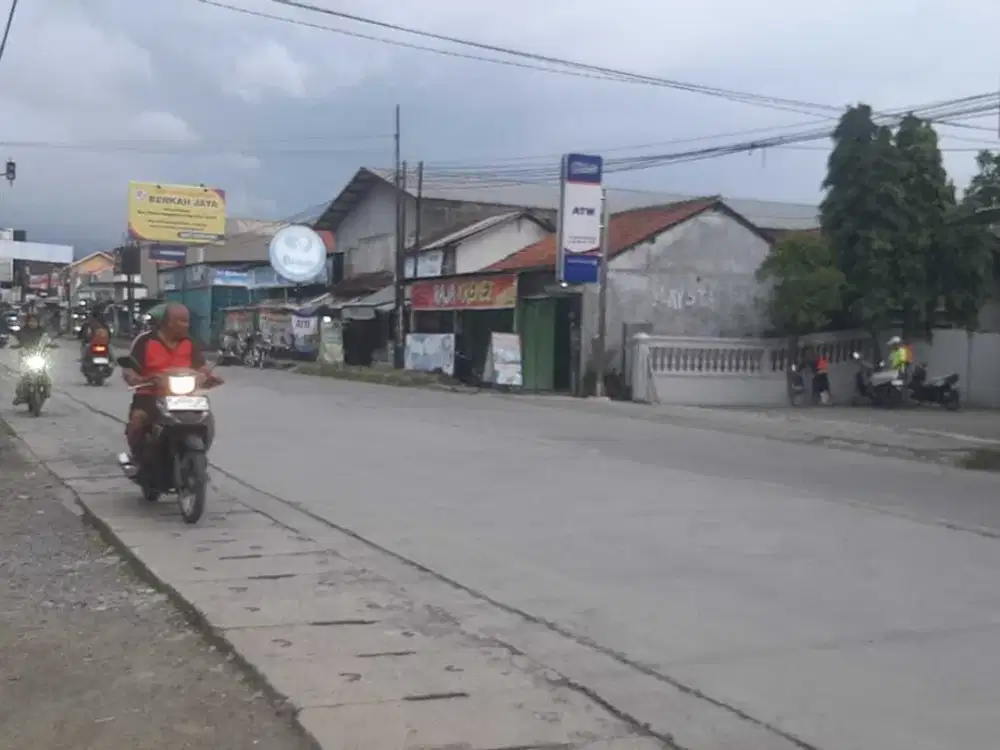 RUMAH DAN TEMPAT USAHA JALAN RAYA DIPUSAT BISNIS SAMPANG CILACAP
