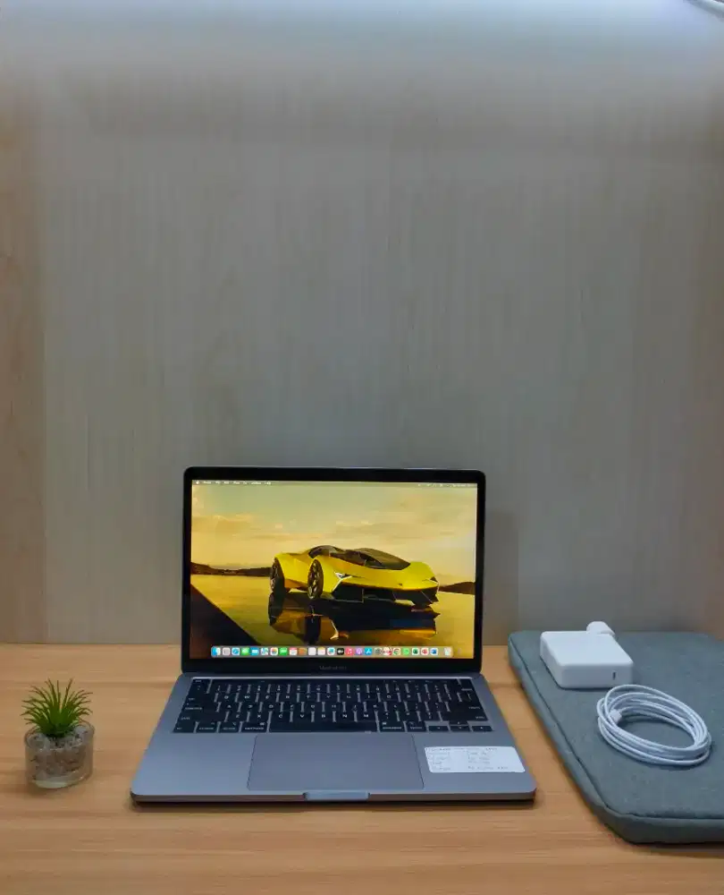 Macbook Pro Touch Bar 2020