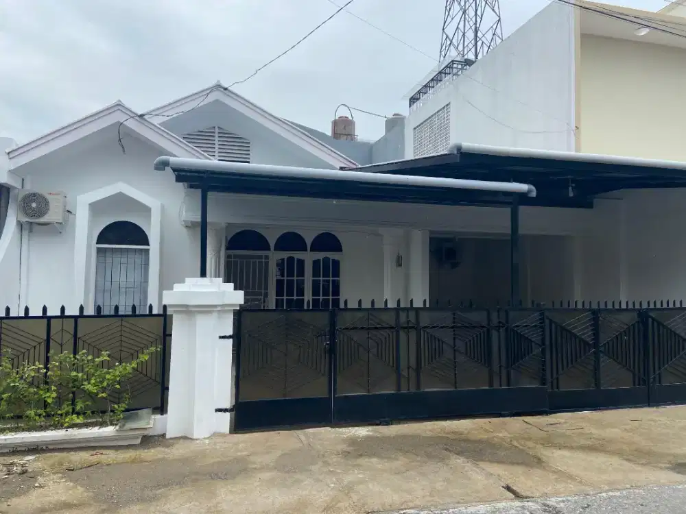 Disewakan Rumah di Azizi Cendana Andalas