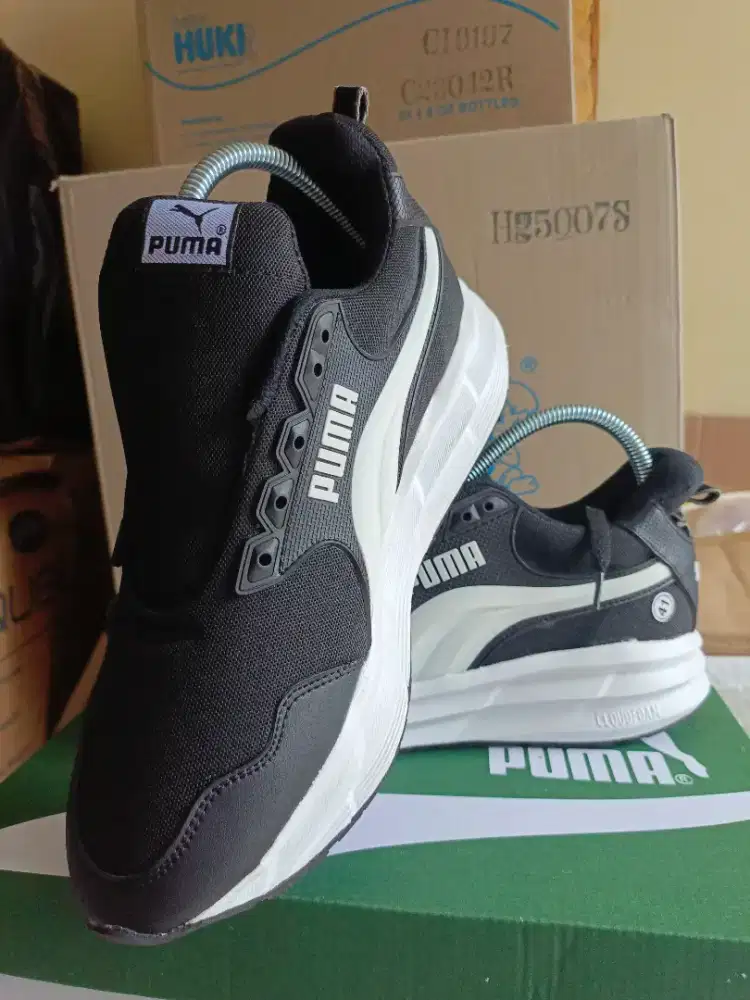 Sepatu Puma Hitam Uk 41