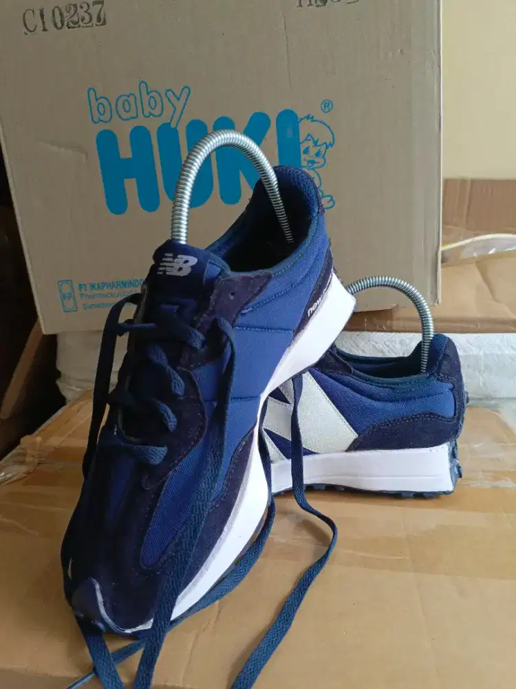 Sepatu New Balance Biru uk 38