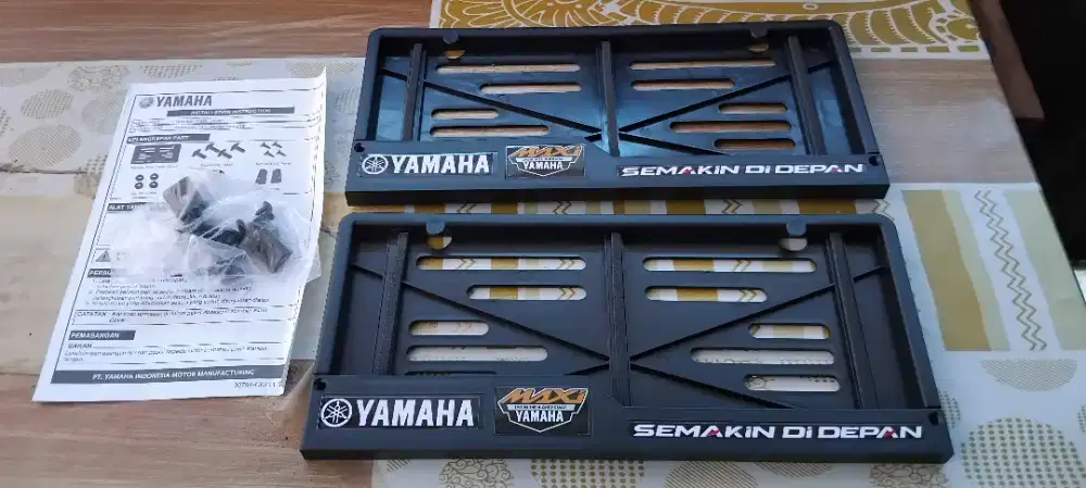 Cover plat nomer motor yamaha