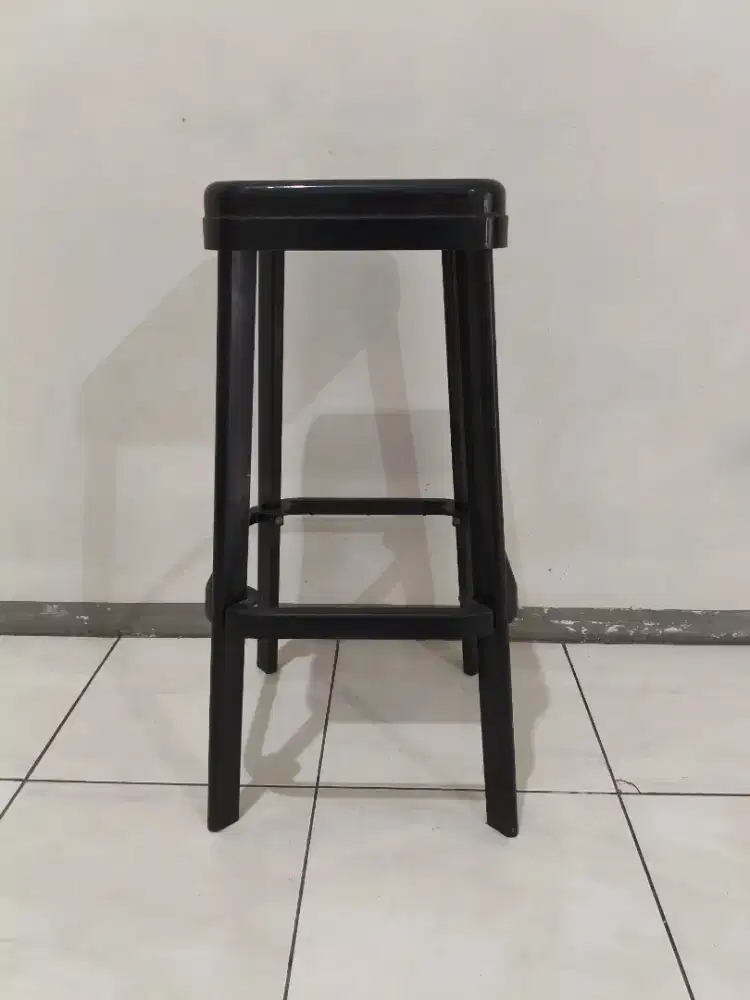 Dijual murah kursi bar untuk cafe