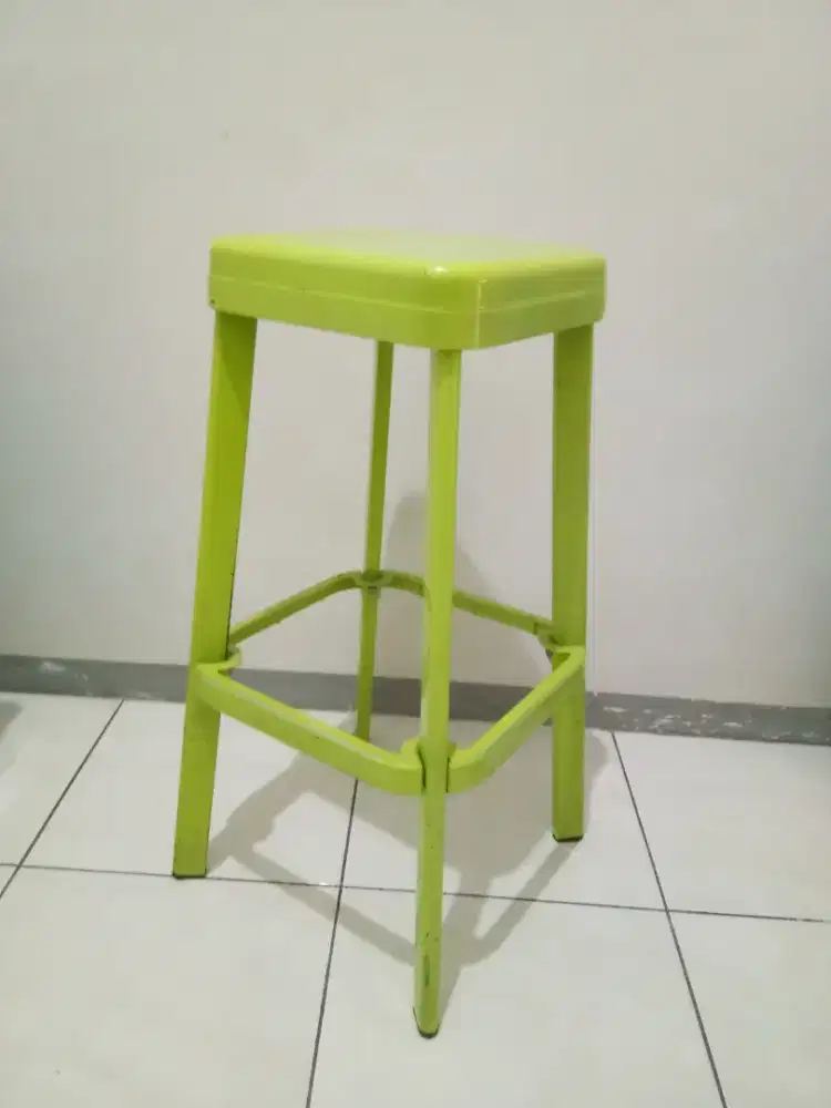 Dijual murah kursi bar untuk cafe