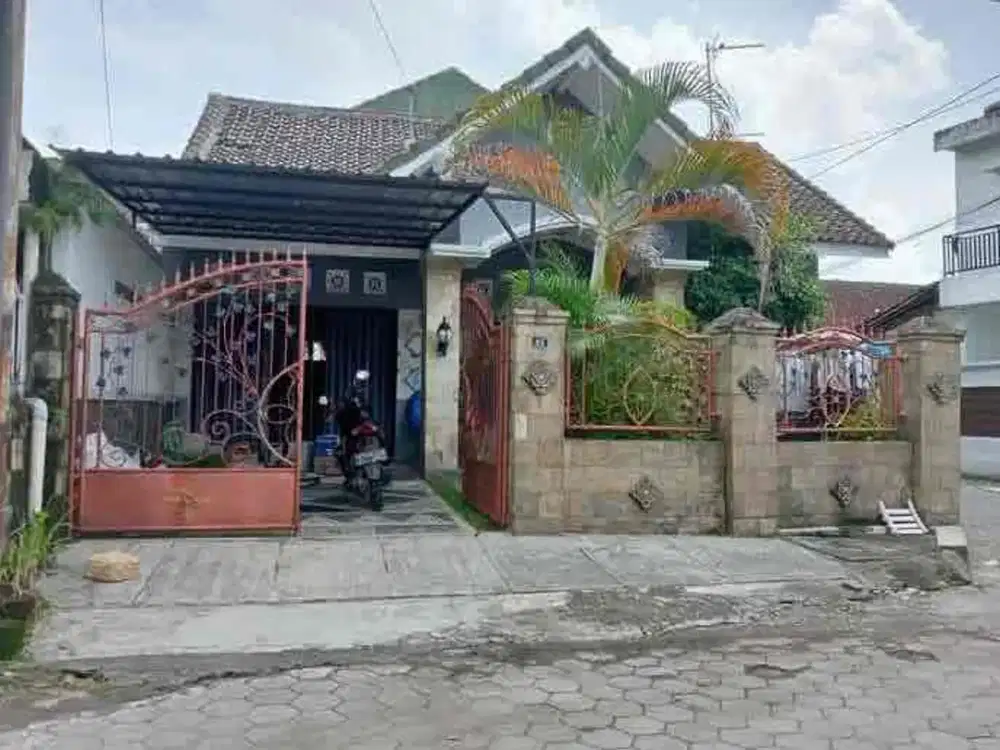 rumah minimalis di jl kabupaten dekat jambon