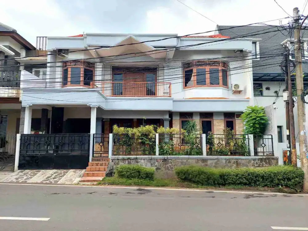 Disewakan rumah Bagus Siap Huni di Bintaro Sektor 9