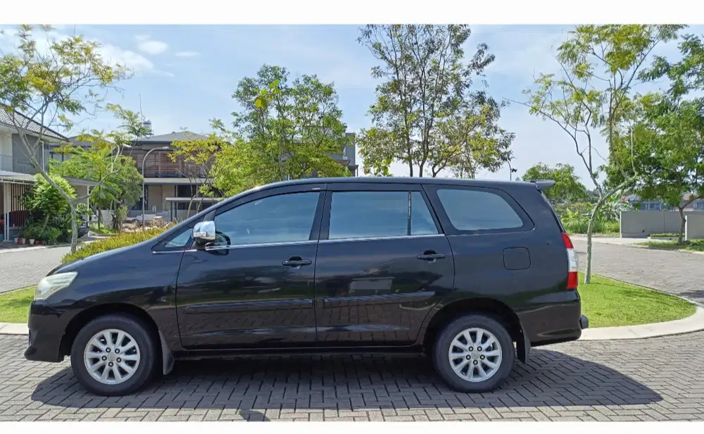 Toyota Kijang Innova 2012 Bensin