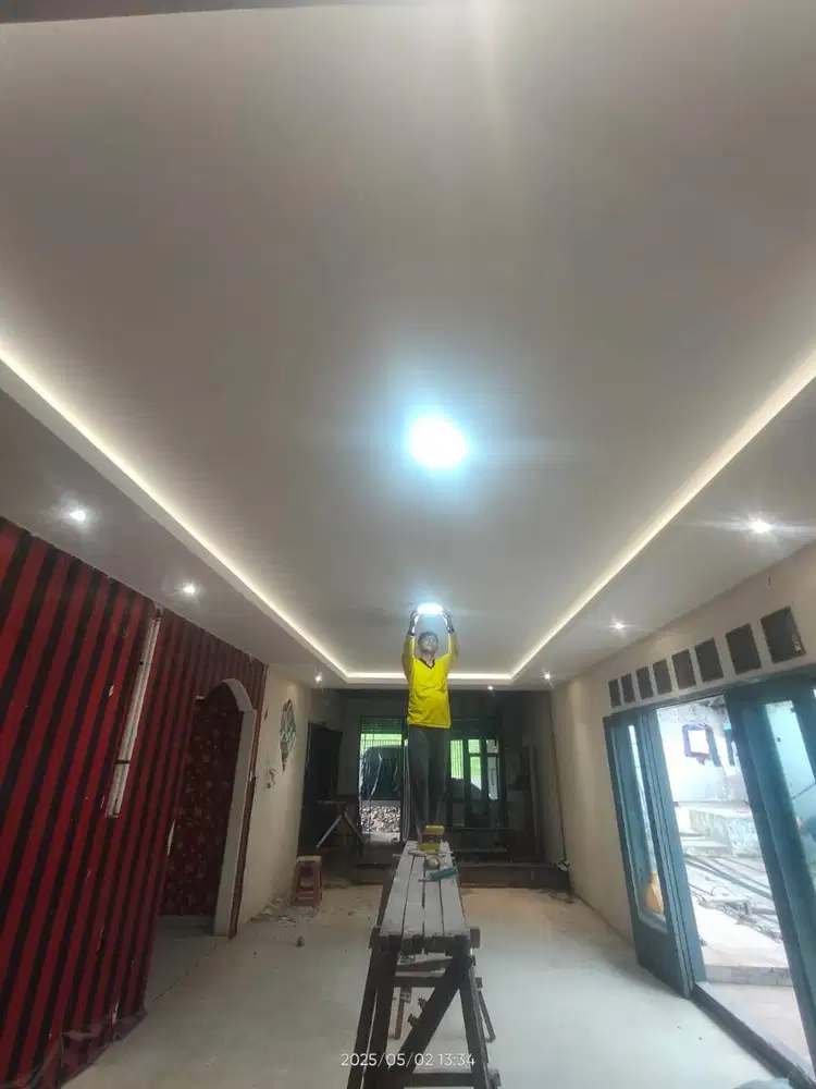 Dekorasi £kombinasi plafon gypsum dan pvc siap kerjakan