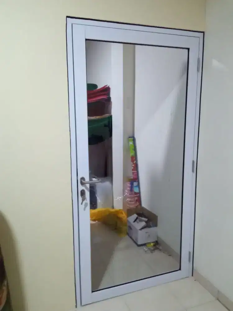 Kusen aluminium dan kaca