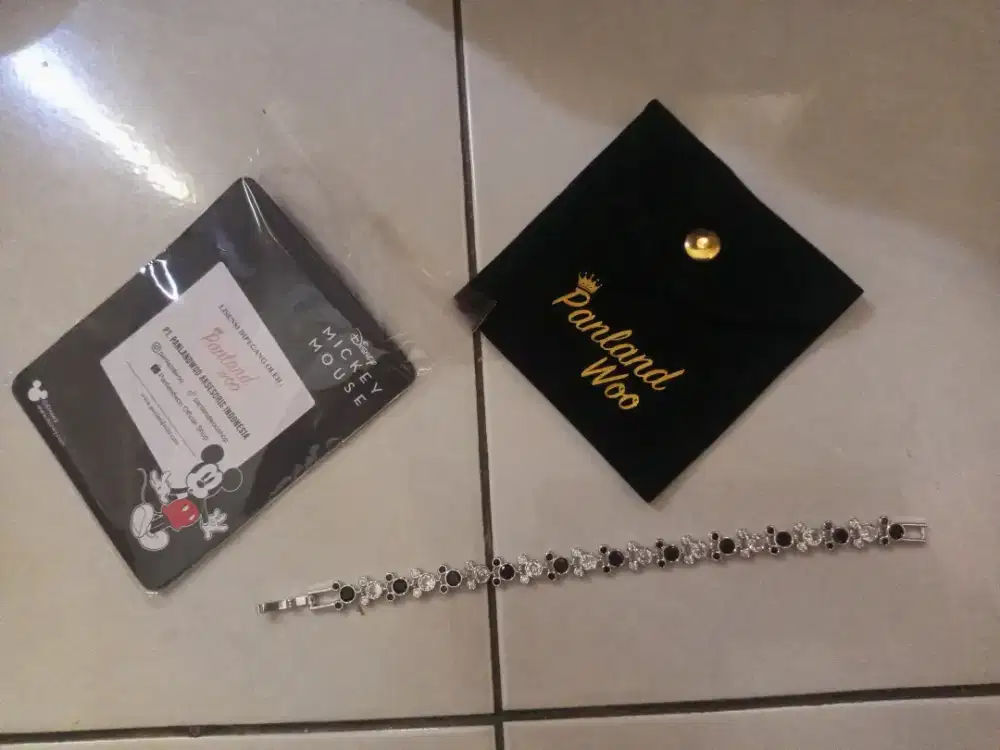 Gelang kepala mickey