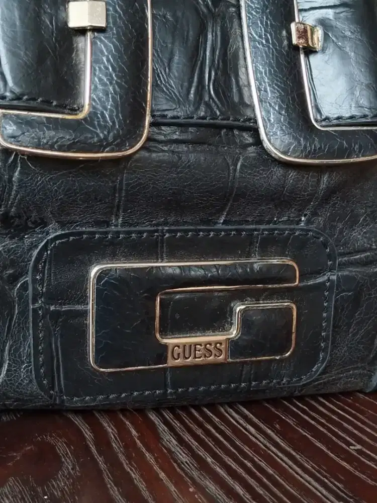 Tas Wanita Guess