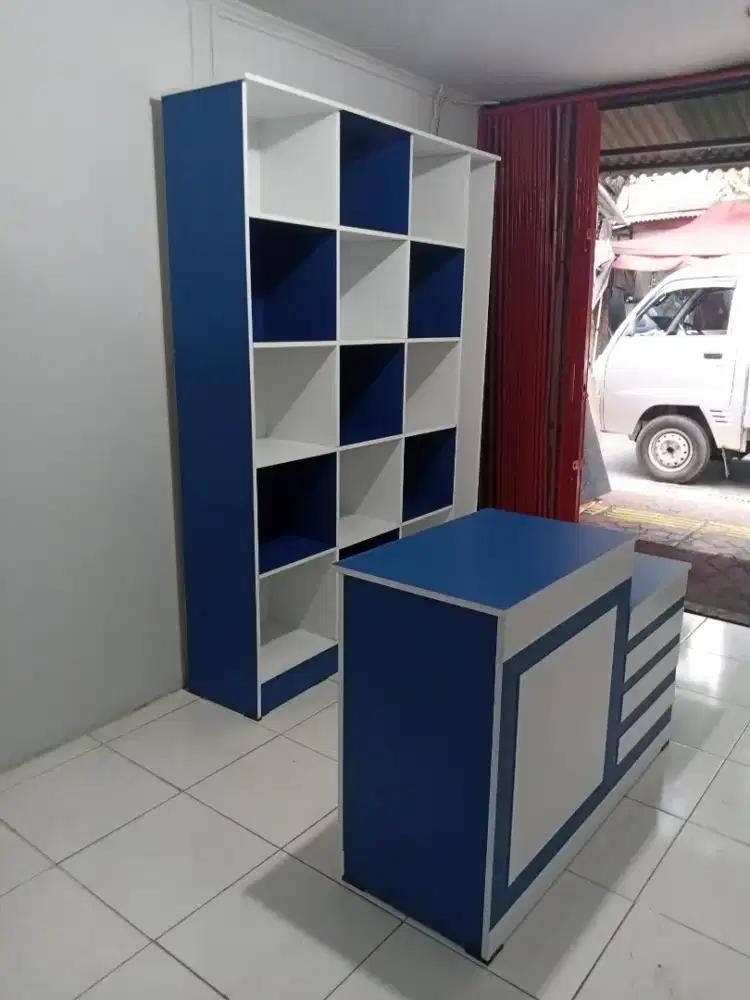 Satu paket rak dan meja laundry biru putih