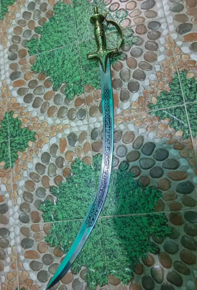 Pedang Cucu Nabi Zainab Binti Ali